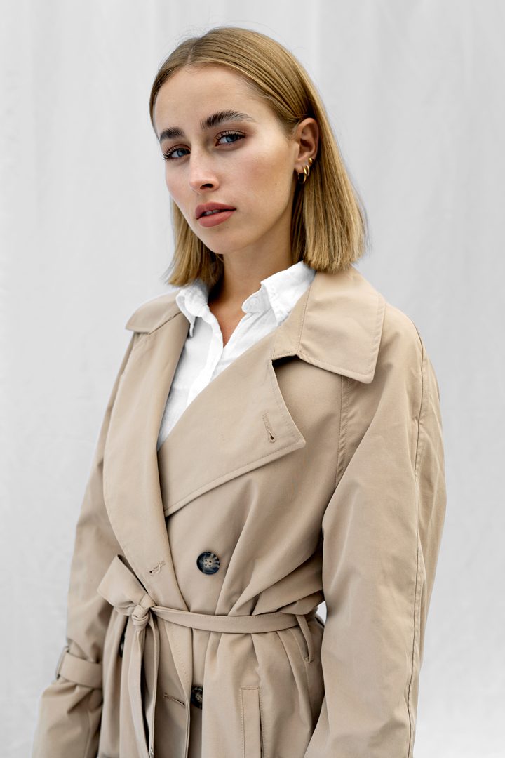 Lea Kocher Portrait Trenchcoat